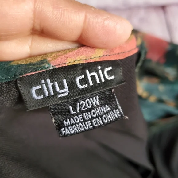 City Chic Floral Panter Cold-Shoulder Maxi Dress Short Sleeves 20W Slits Boho - Picture 7 of 14